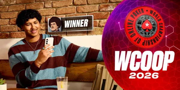 Ein Spieler spielt ein Online-Pokerturnier.